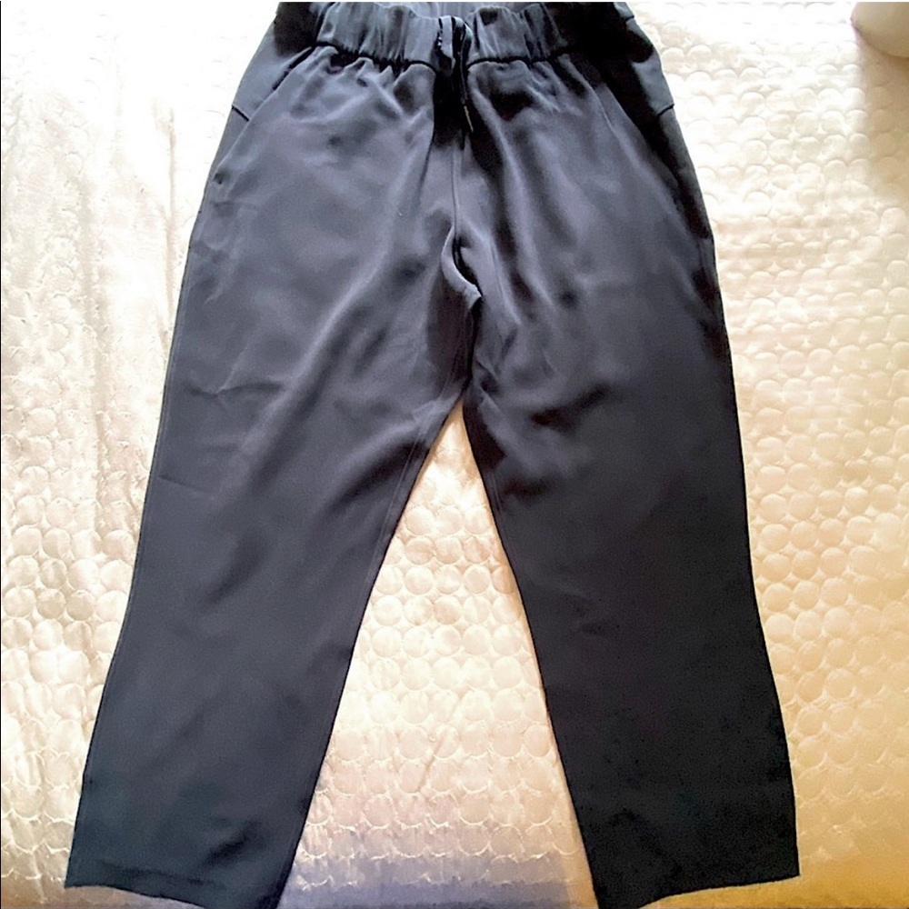 Lululemon High Rise Crop - Picture 3 of 3